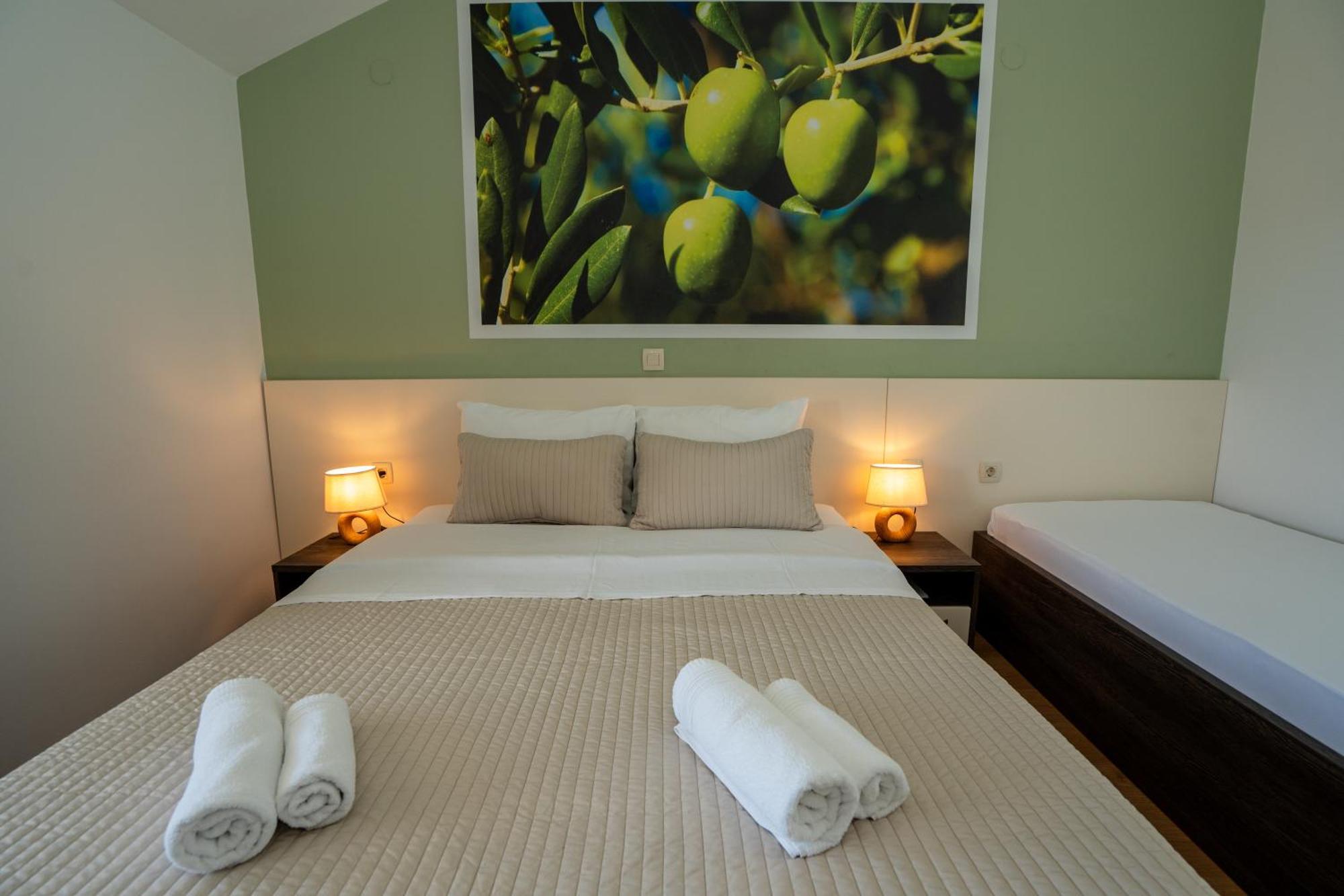 Bed & Breakfast Marta & Tona Кустичи Экстерьер фото