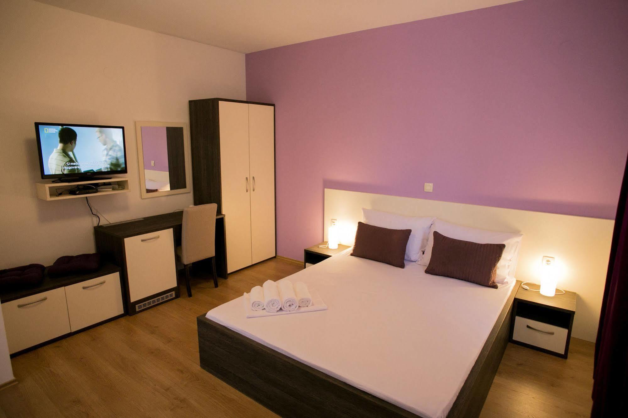 Bed & Breakfast Marta & Tona Кустичи Экстерьер фото
