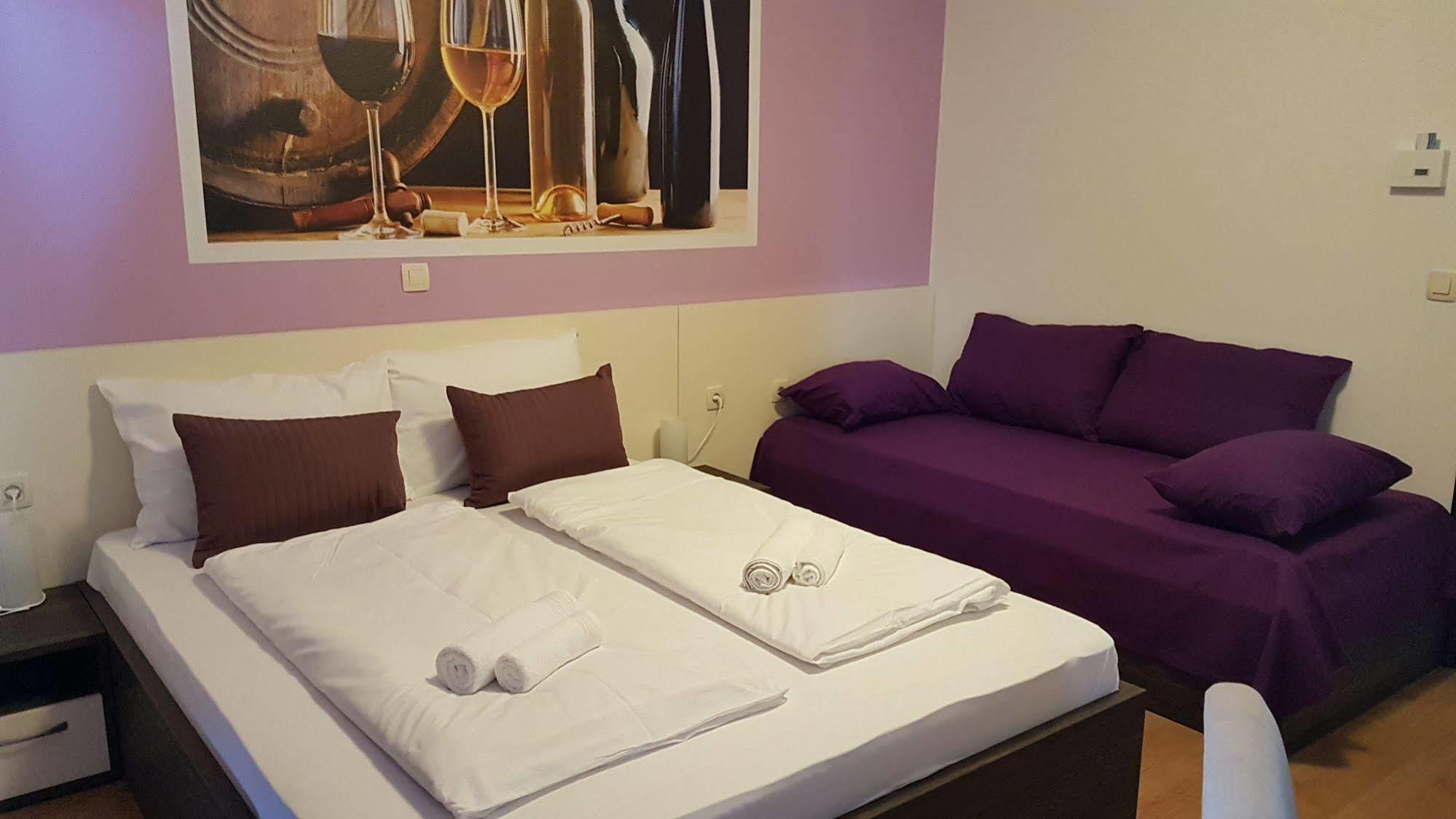 Bed & Breakfast Marta & Tona Кустичи Экстерьер фото