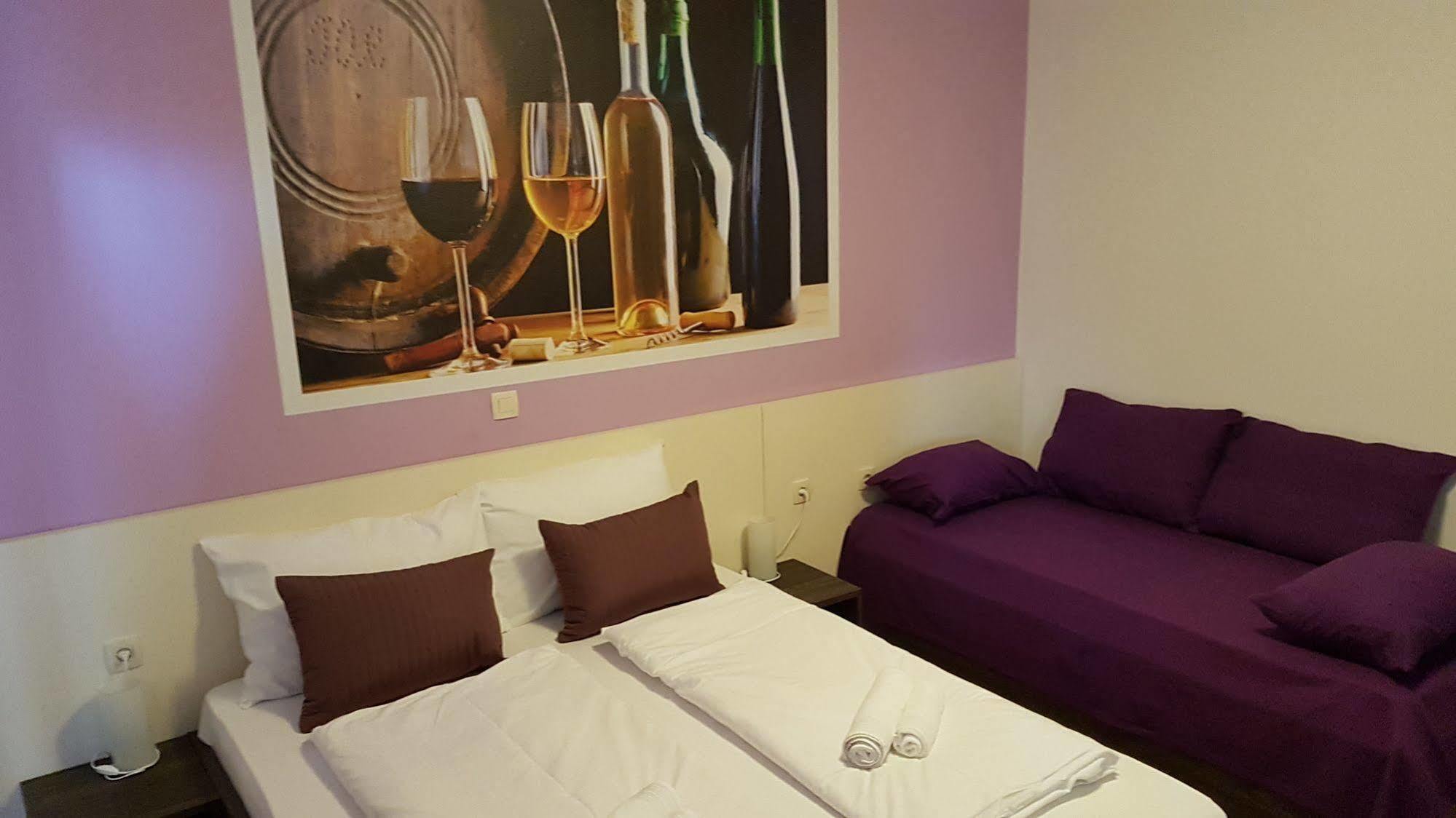 Bed & Breakfast Marta & Tona Кустичи Экстерьер фото